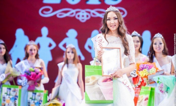 “Мисс Улан-Удэ-2015” тэмцээний шүүгчээр Монгол залуу ажиллалаа